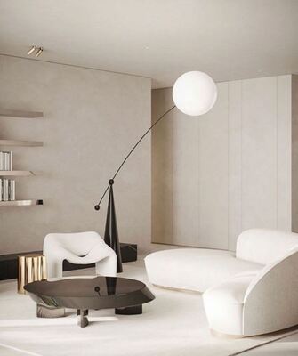 ულტრა-თანამედროვე თეთრი ოთახი, მრგვალი სანათი და მინიმალისტური ავეჯი